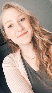 Meet your Posher, Becca